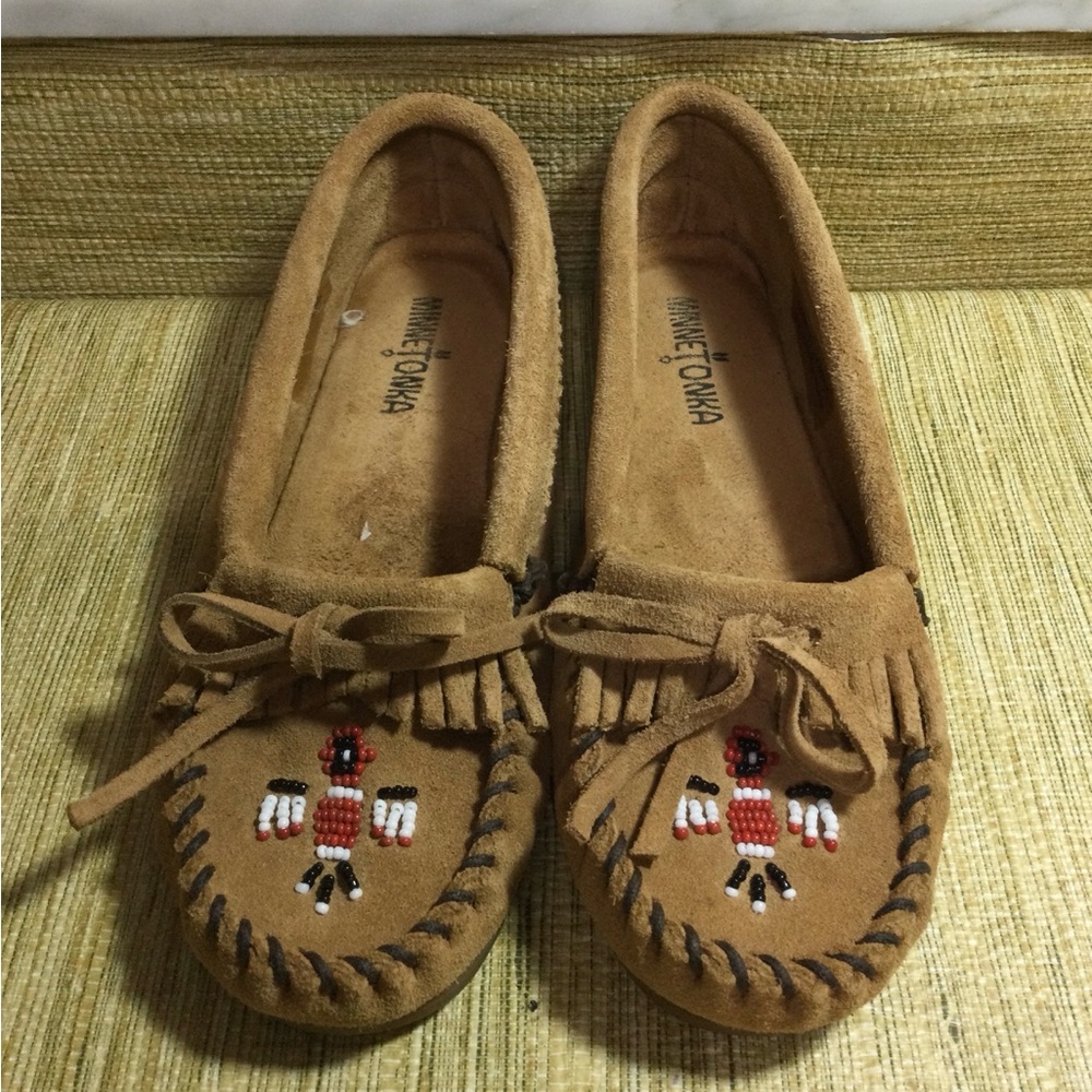 Minnetonka Women's Shoes size 7 Thunderbird Suede/ beaded Loafers with Fringe